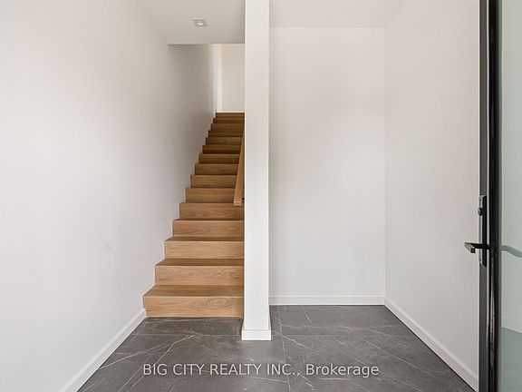 3rd image of 276 Lanor Ave #3