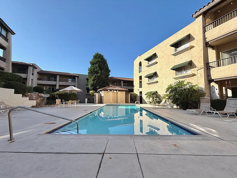 2522 Clairemont Dr #103 — Photo 12