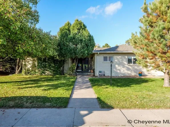 600 Manor Ln, Cheyenne, WY 82009