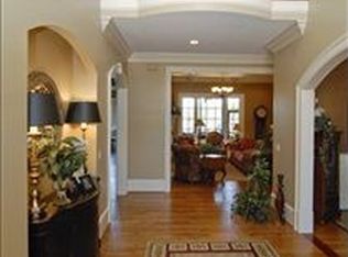 1 Norman Pl, Greenville, SC 29615