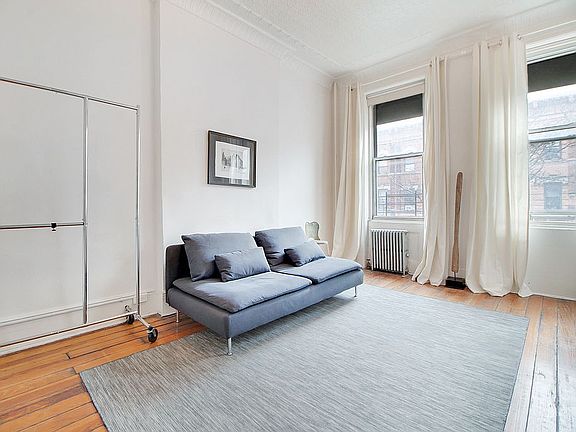5th image of 181 Irving Ave