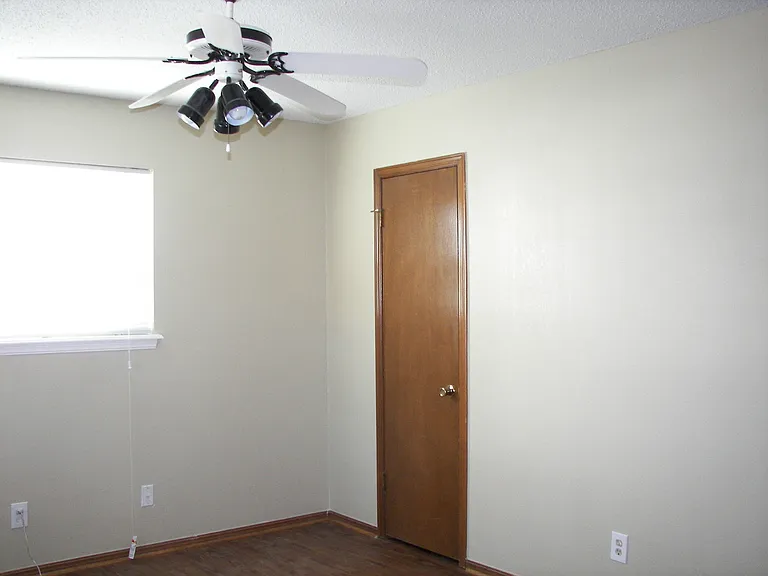 4010 SE 14th Pl — Photo 3
