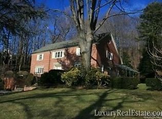 118 Shore Rd, Cold Spring Harbor, NY 11724