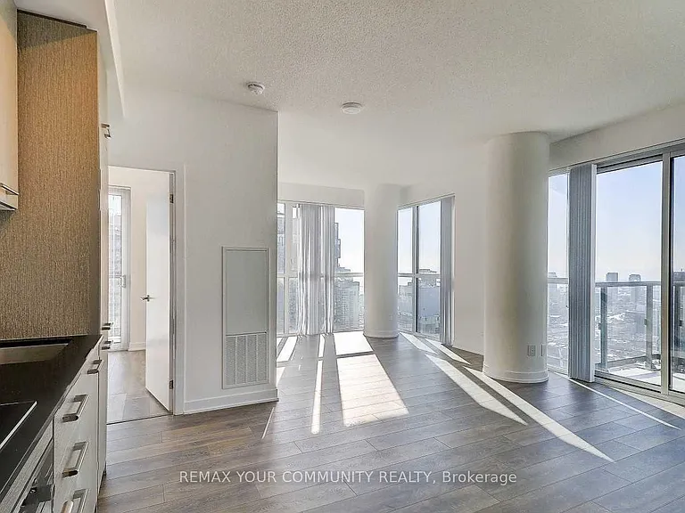 87 Peter St #4202 — Photo 3