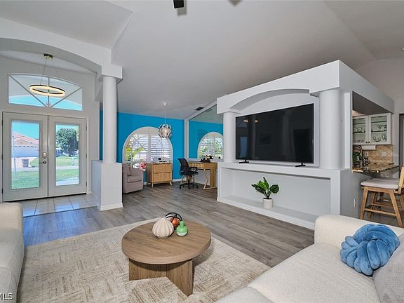 5th image of 3315 SW 25th Pl