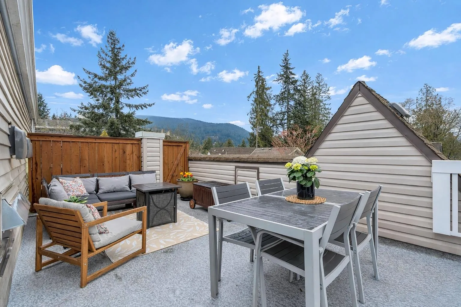 1073 Lynn Valley Rd #13 photo 1