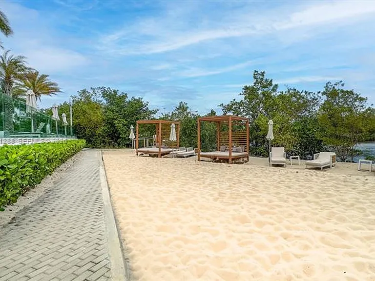 16385 Biscayne Boulevard Cu #2904 — Photo 27