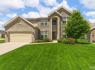 2 Autumn Bluffs Ct, Fenton, MO 63026