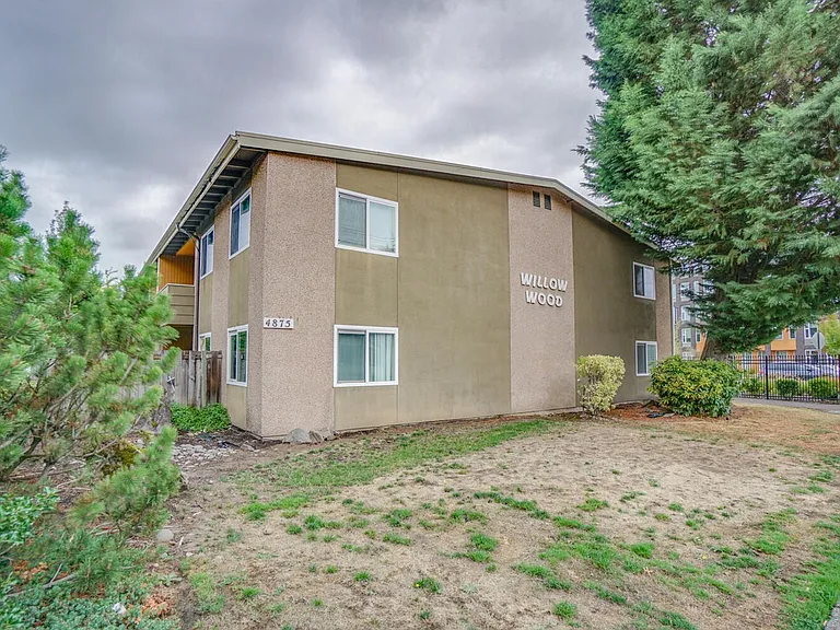 4875 SW Lombard Ave — Photo 61