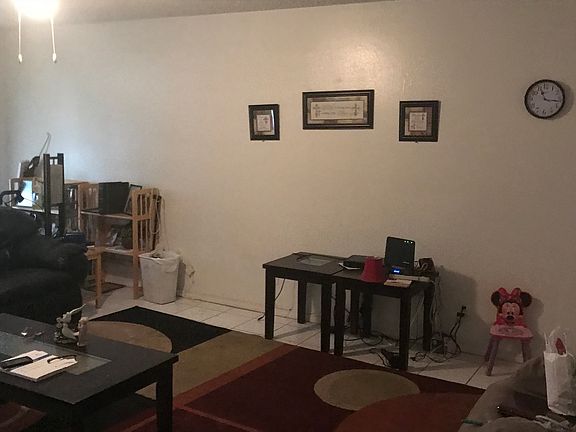 2nd image of 5516 S Hampshire Blvd