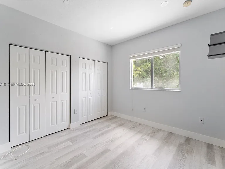 379 NE 31st Ave — Photo 23