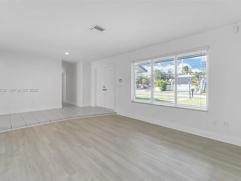 7125 SW 93rd Ct — Photo 5