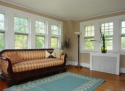 Sitting room of off MBR