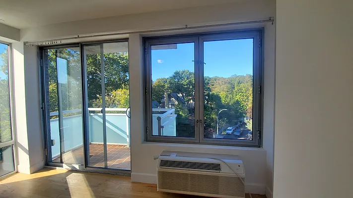 Rented by Bahar Management | media 35