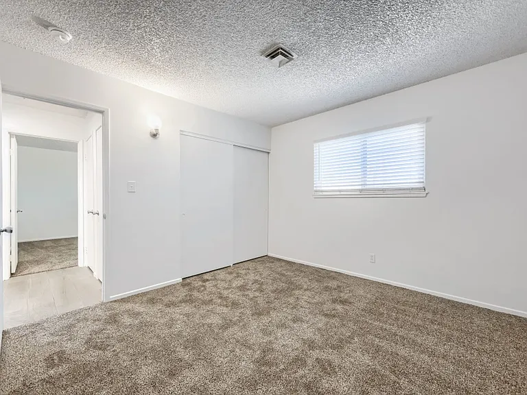 823 Center St — Photo 19