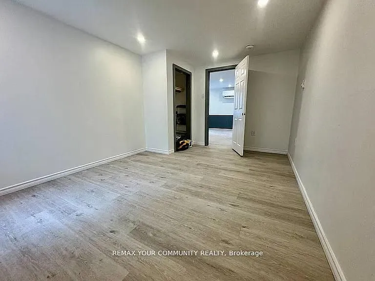 22 Clifton St #MAIN FLOOR — Photo 19