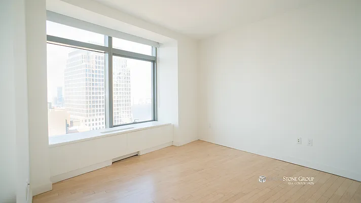 Rented by Silverstone Group USA Corp. | media 26