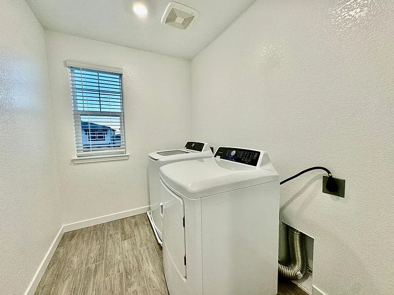 243 Dock Cir — Photo 29