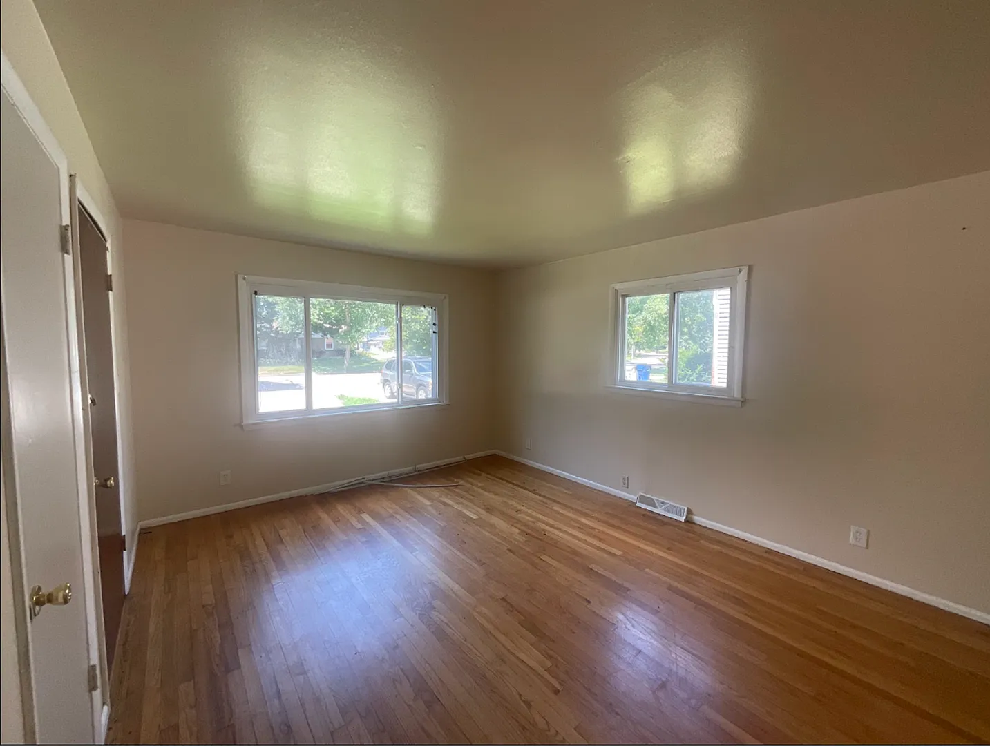 6408 N 58th St 6410 — Photo 4