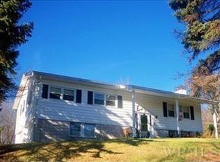 488 Rossway Rd, Pleasant Valley, NY 12569