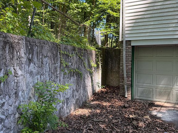 3rd image of 1708 Timberlane Cir