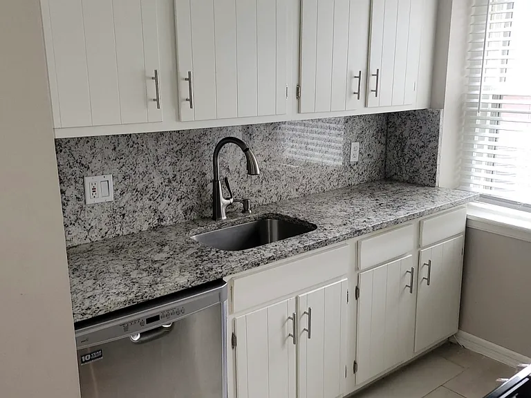 216 W 19th St #B — Photo 17