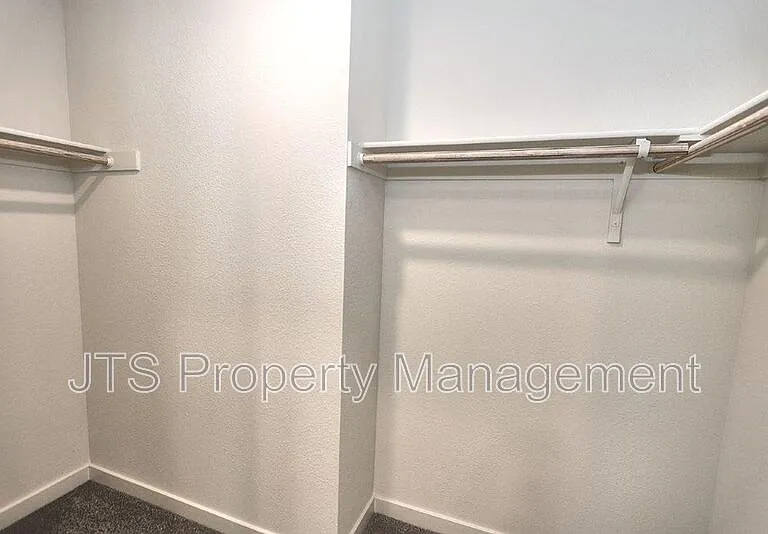 2097 Shady Tree Cir — Photo 38