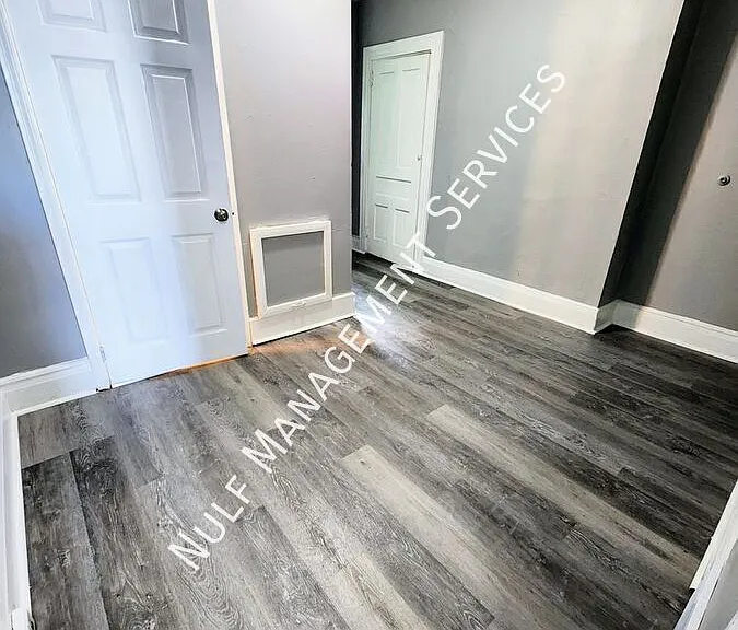 6004 Butler St — Photo 4