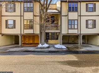 102 Kings Croft, Cherry Hill, NJ 08034