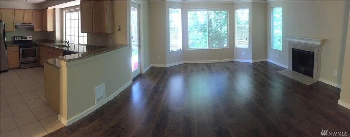 2 bed, 1008 sqft, $2,200 — Photo 2