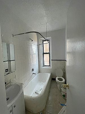 2nd image of 3758 Bronx Blvd #6D