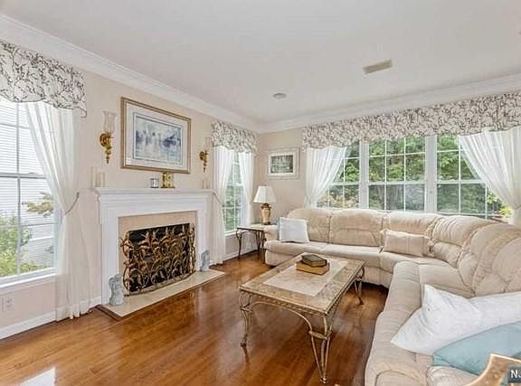 5th image of 6 Kingsley Evans Cir