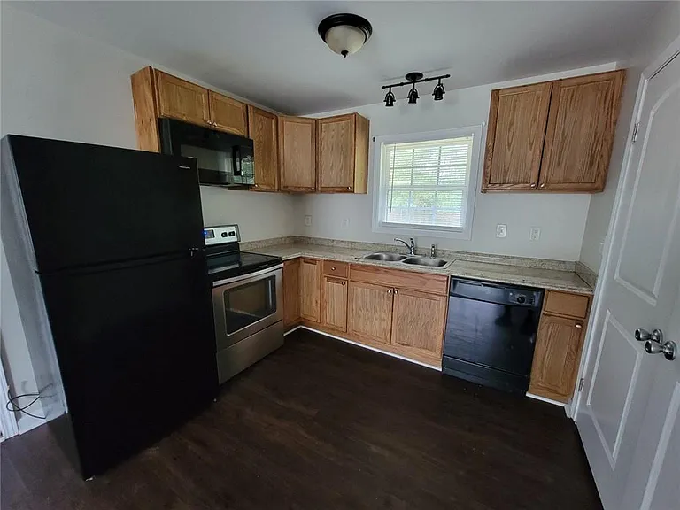 9167 Bent Pine Ct NE — Photo 4
