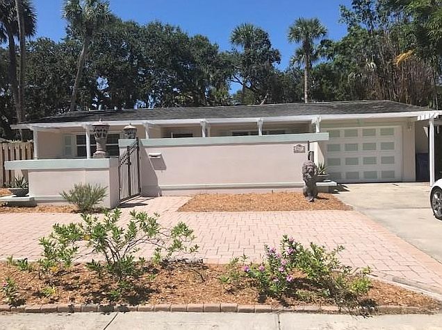 1st image of 747 Dahlia Ln