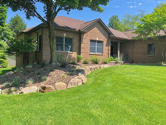3rd image of 162 Howland Pines Dr