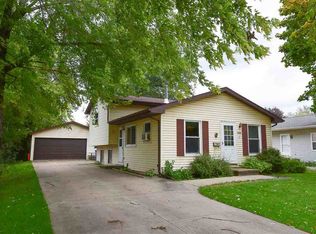 1218 W 12th Ave, Oshkosh, WI 54902