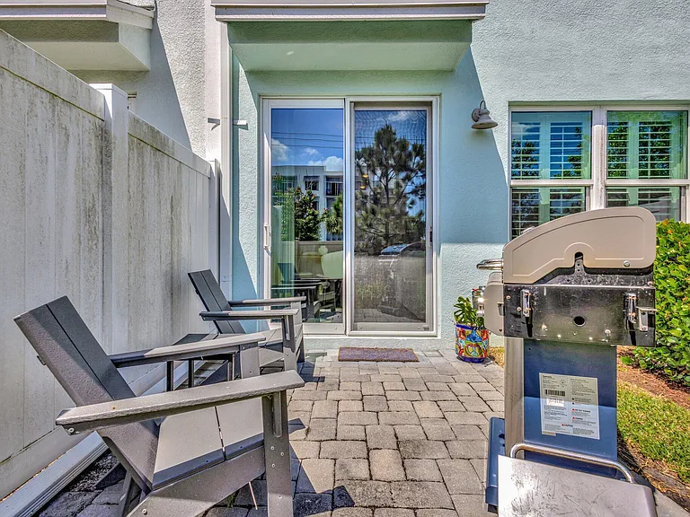 345 SE Angler Dr — Photo 40