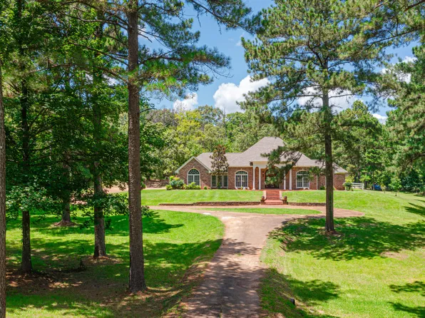 120 Midway Estates Dr, Terry, MS 39170