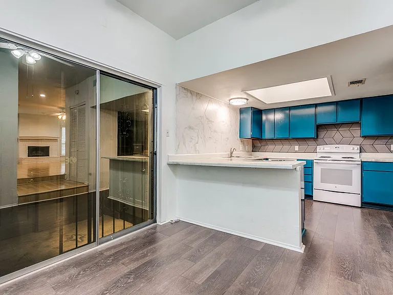 8123 Scottshill — Photo 12