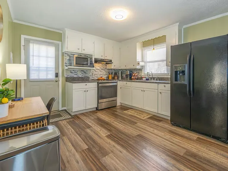 1512 Veterans Pkwy — Photo 3
