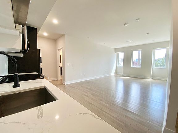 2nd image of 1518 N 8th St #U5