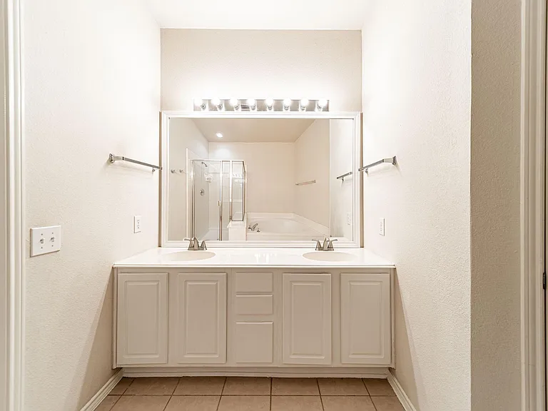 6870 Winston Dr — Photo 3