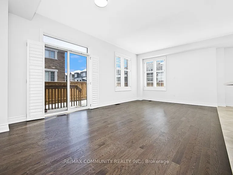 33 Liam Ln — Photo 8