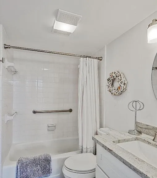 225 Beach Rd #205 — Photo 16