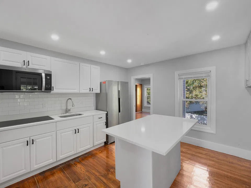 14 Grand St #16B