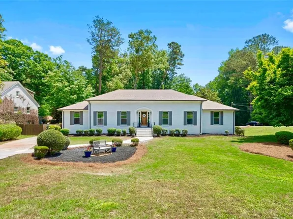 635 Spalding Dr, Sandy Springs, GA 30328