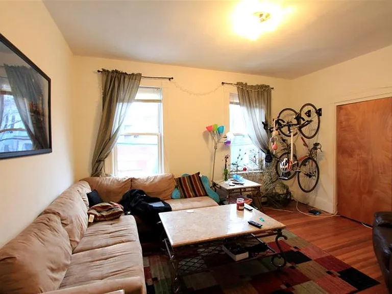147 Columbia St — Photo 7