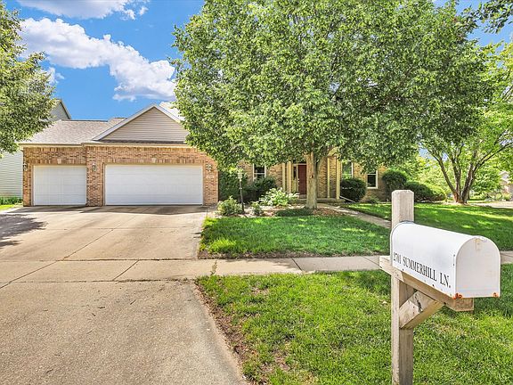 2nd image of 2701 Summerhill Ln