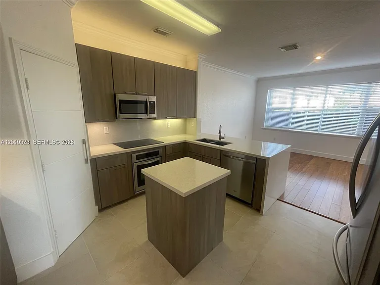7931 NW 114th Ct — Photo 11