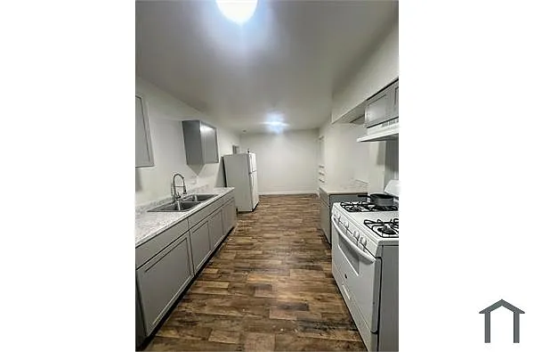 Building Photo - 613 Rose St #1A